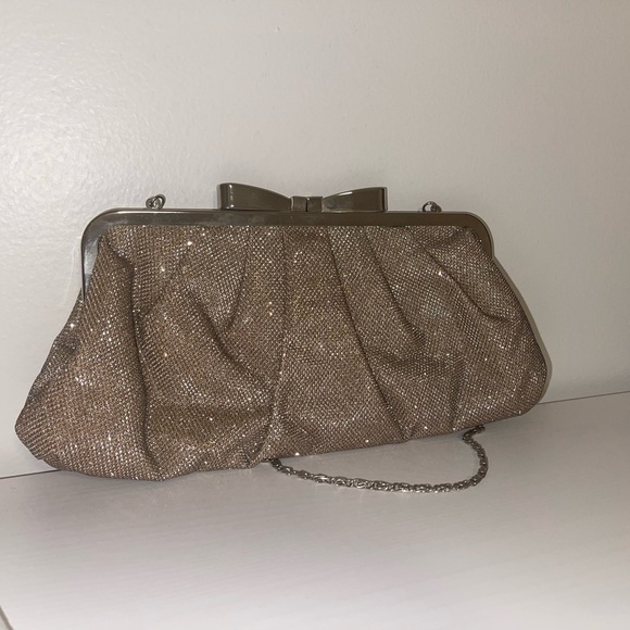 Event clutch, worn once. Gold color - Picture 3 of 3